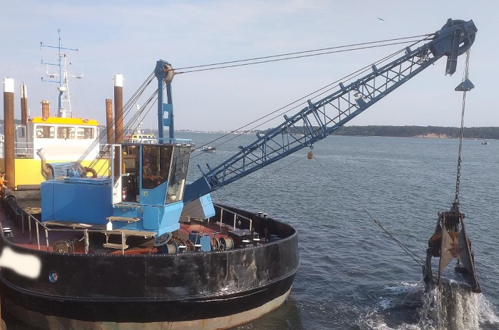 Priestman Shell Grabs 1155H/89 (three identical)