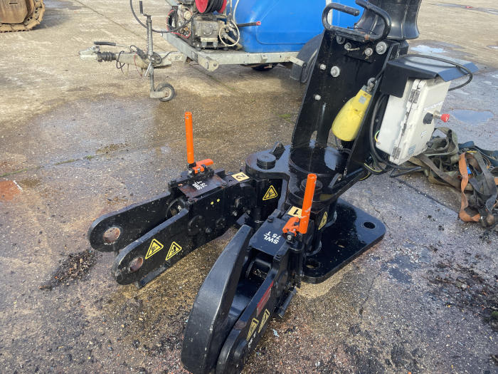  Quick Release Double  Hook 75ton with 20 ton capstan by Mampaey Industries