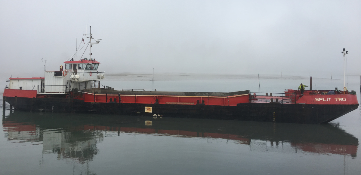 Split 2 Split Hopper Barge 460m Cube 47.76m Open For Charter 