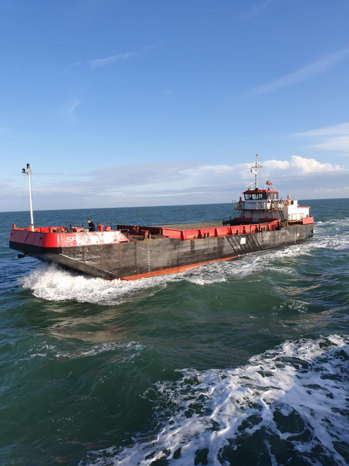 Split 2 Split Hopper Barge 460m Cube 47.76m Open For Charter 